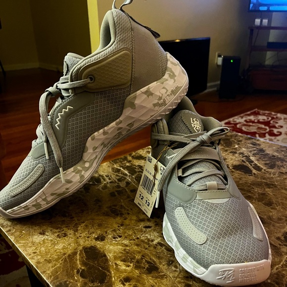 BRAND NEW DON ISSUE 3s. Donovan Mitchell’s signature basketball shoe - Picture 1 of 5